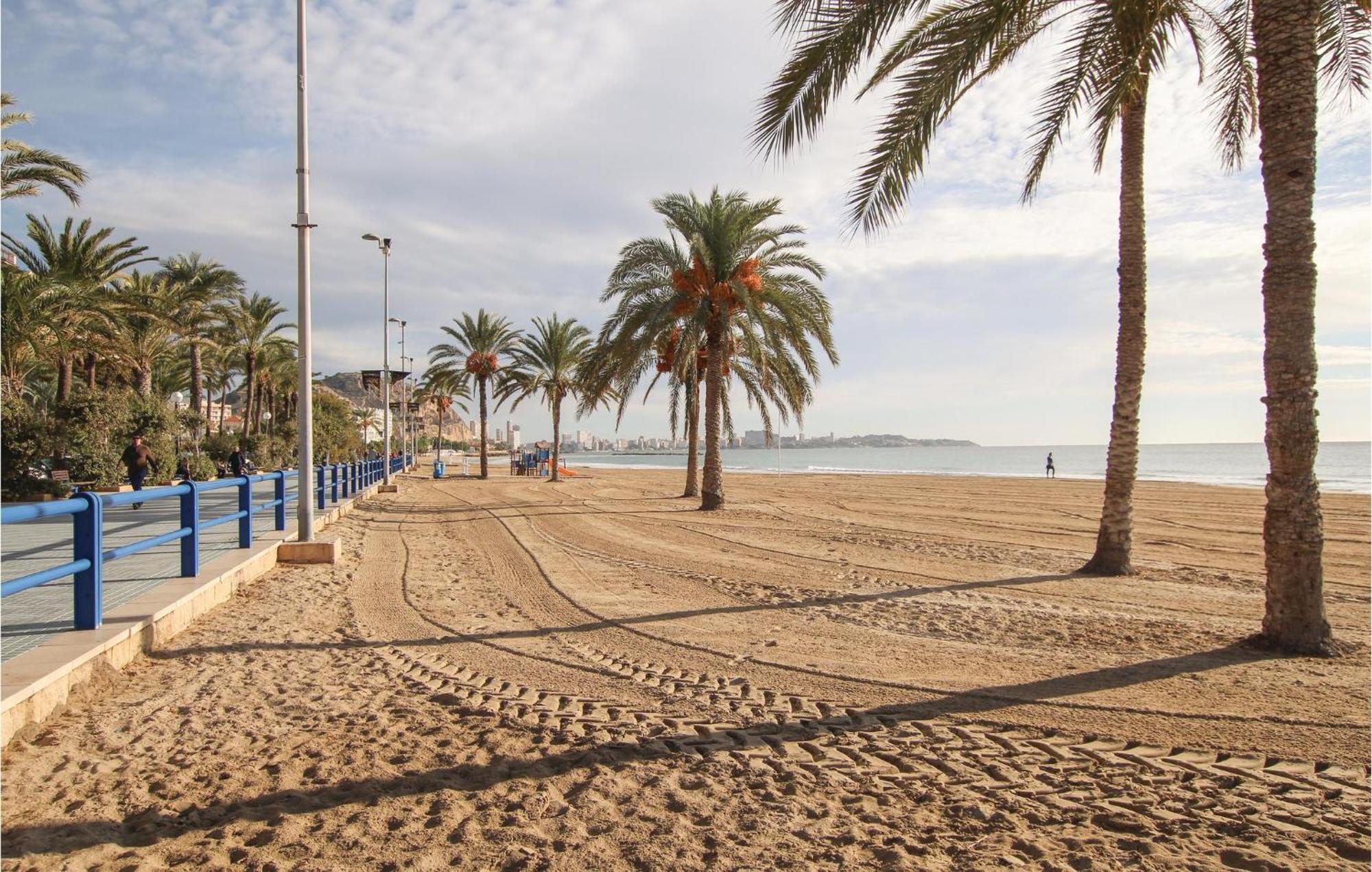 3 Bedroom Gorgeous Apartment In Alicante Ngoại thất bức ảnh